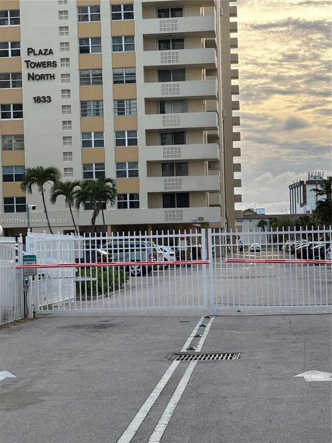 Building Photo - 1833 S Ocean Dr