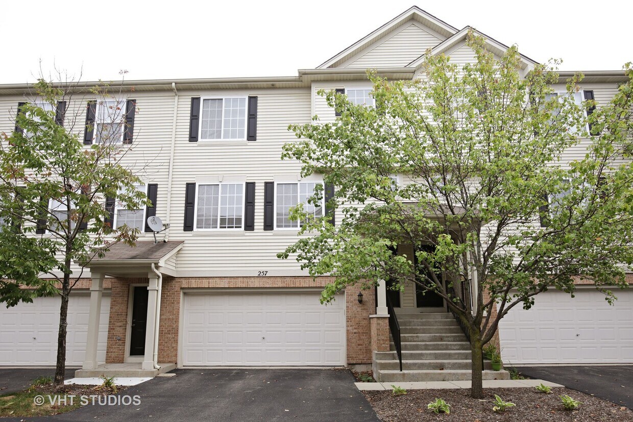 257 Evergreen Cir Unit 257, Gilberts, IL 60136 Condo for Rent in