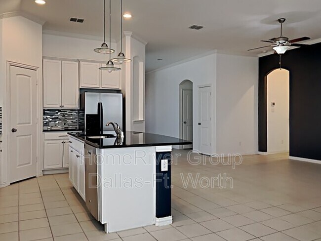 Building Photo - 1100 Pennybaker Ln