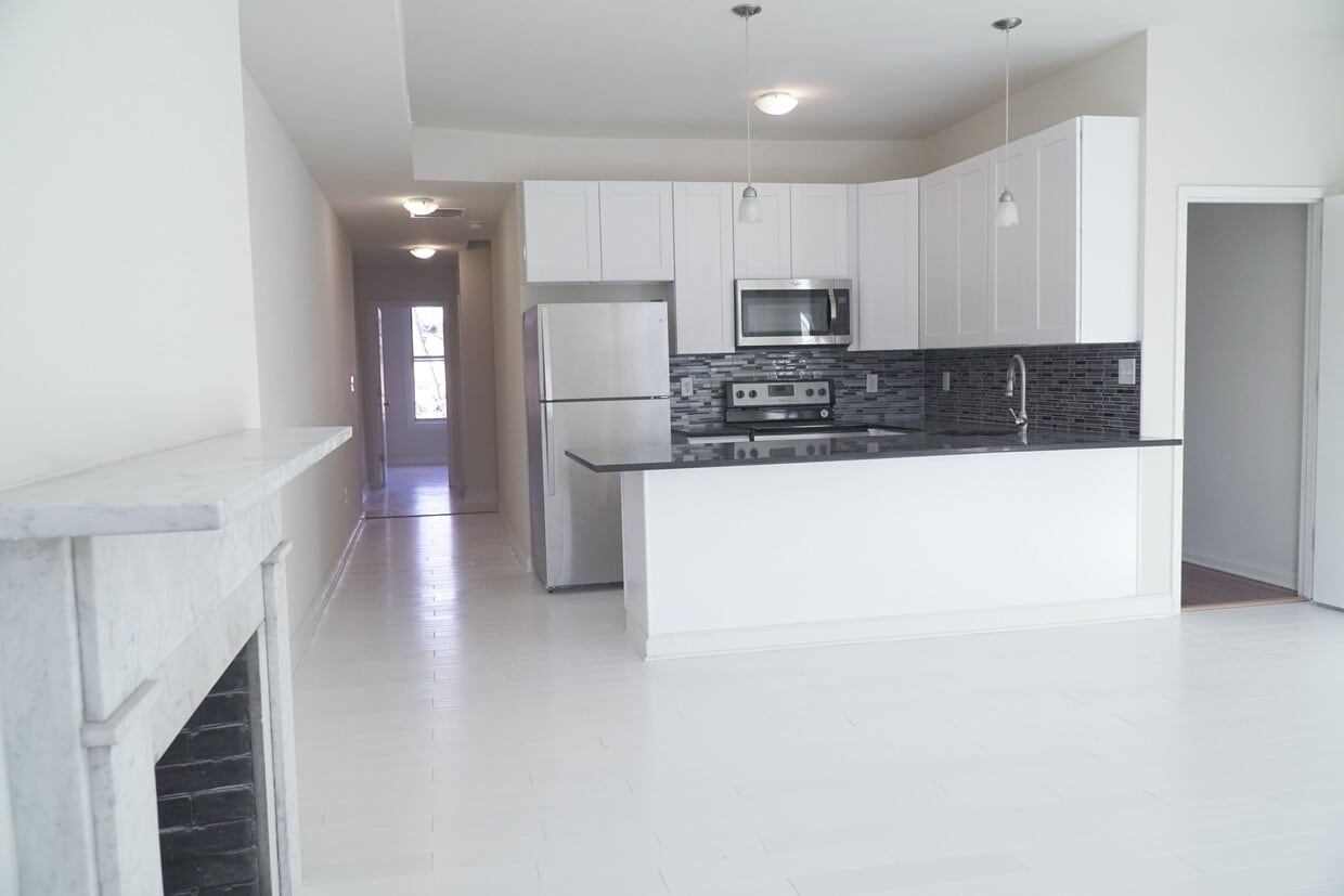 Primary Photo - 30 E Preston St