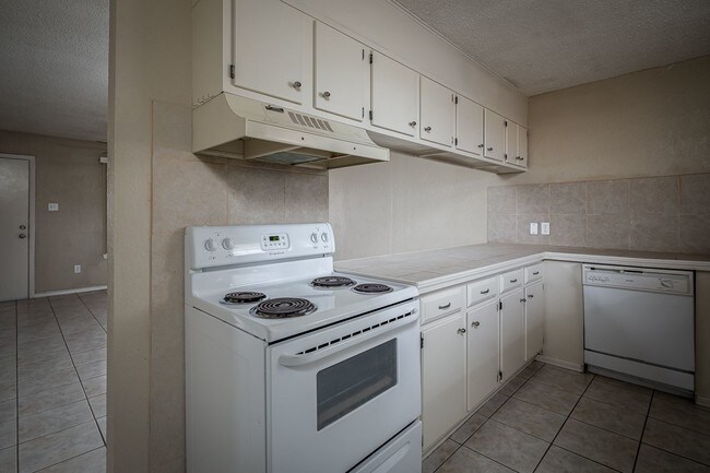 Foto del edificio - 1918 Veterans Blvd