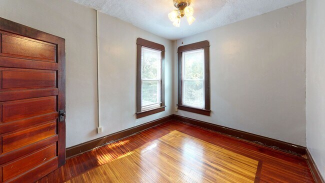 Building Photo - 1638 N 4th St