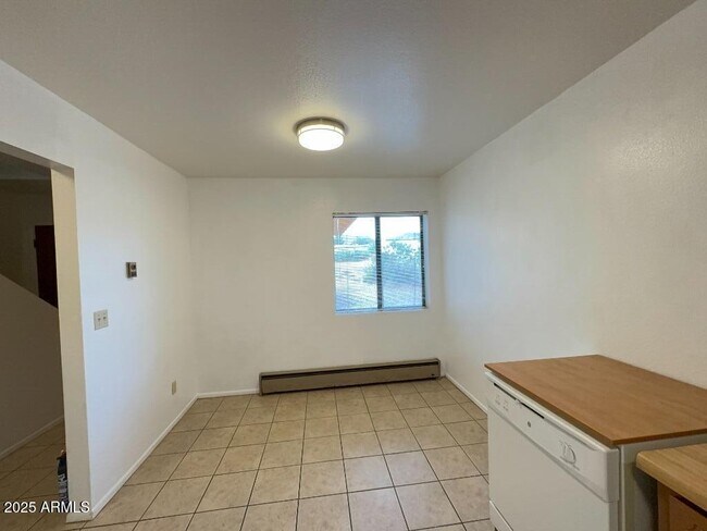 Foto del edificio - 4221 Plaza Oro Loma