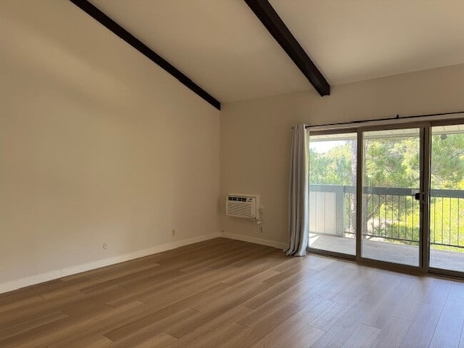 Building Photo - Spacious Two story 2 bedroom, 2 bath Condo. Move-In ready!!