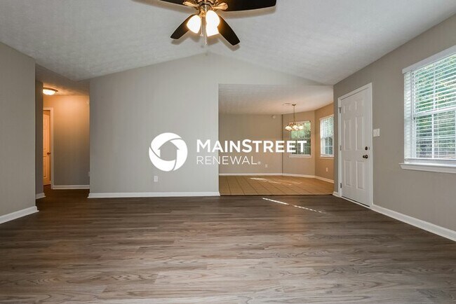 Building Photo - 3 Bedroom Pet-Friendly Home in Covington, GA with Main Street Renewal