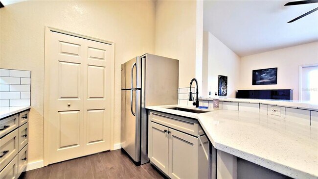 Foto del edificio - 6059 Westgate Dr