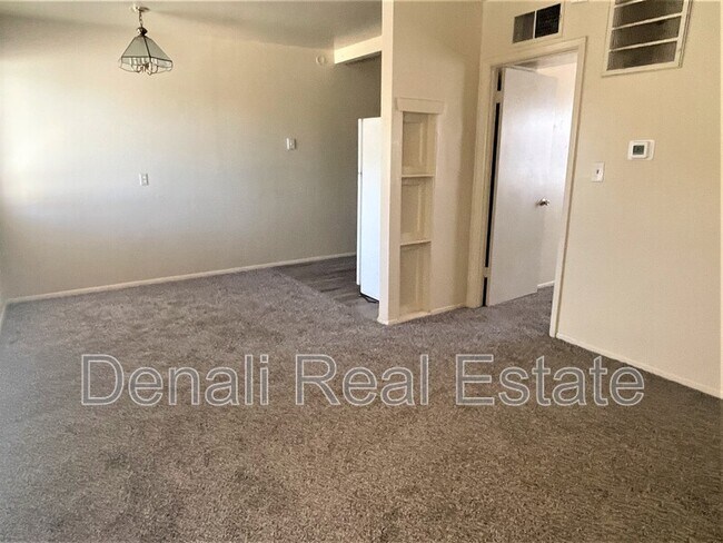 Building Photo - 1211 W Apache Trail