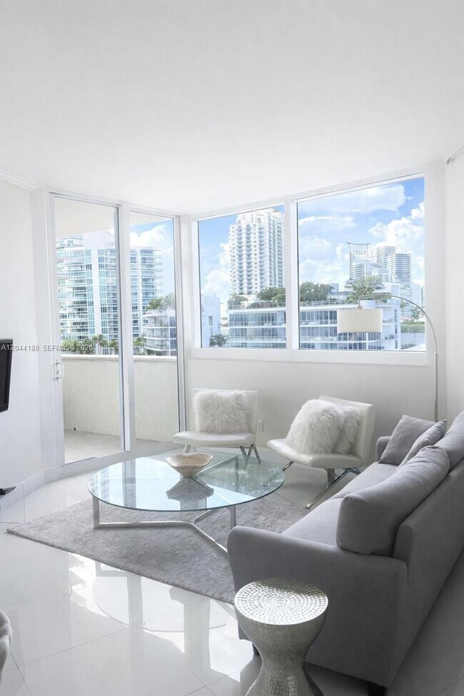 Foto del edificio - 300 South Pointe Dr