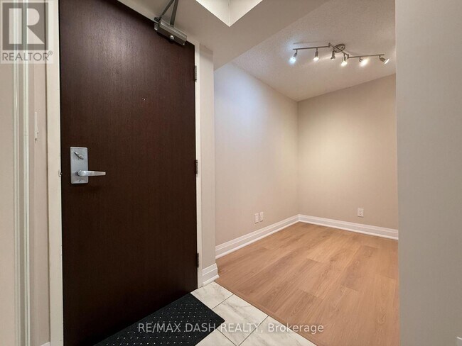 Building Photo - 335-1335 Rathburn Rd W