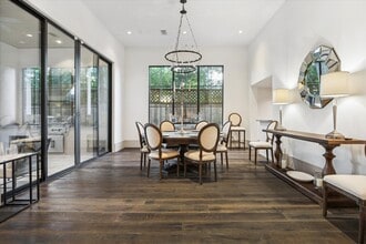 Building Photo - 5353 Lampasas St