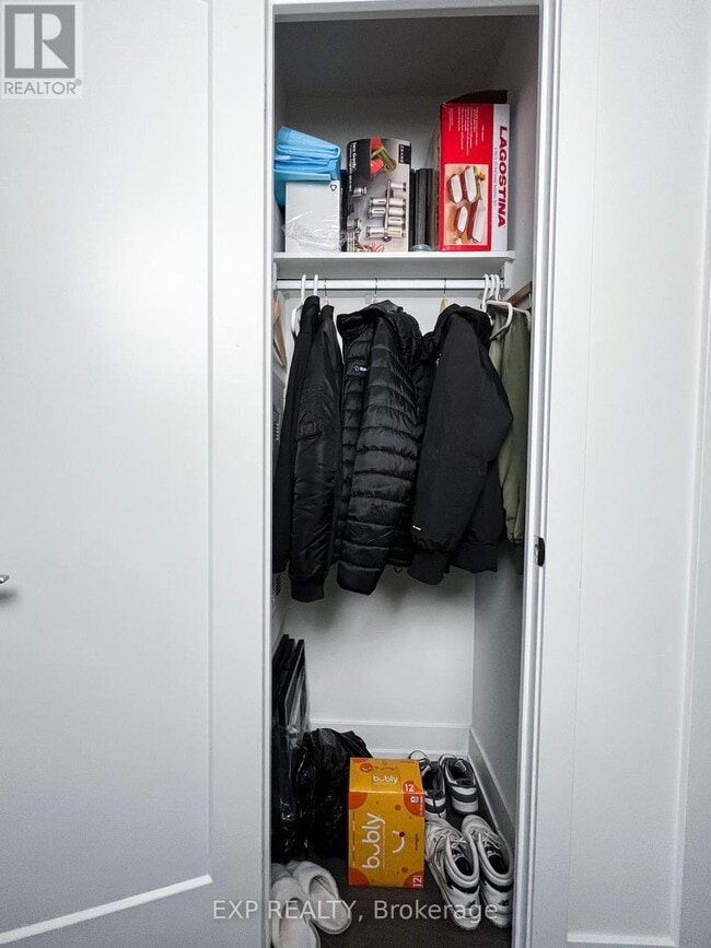 Photo du bâtiment - 5 Mabelle Ave