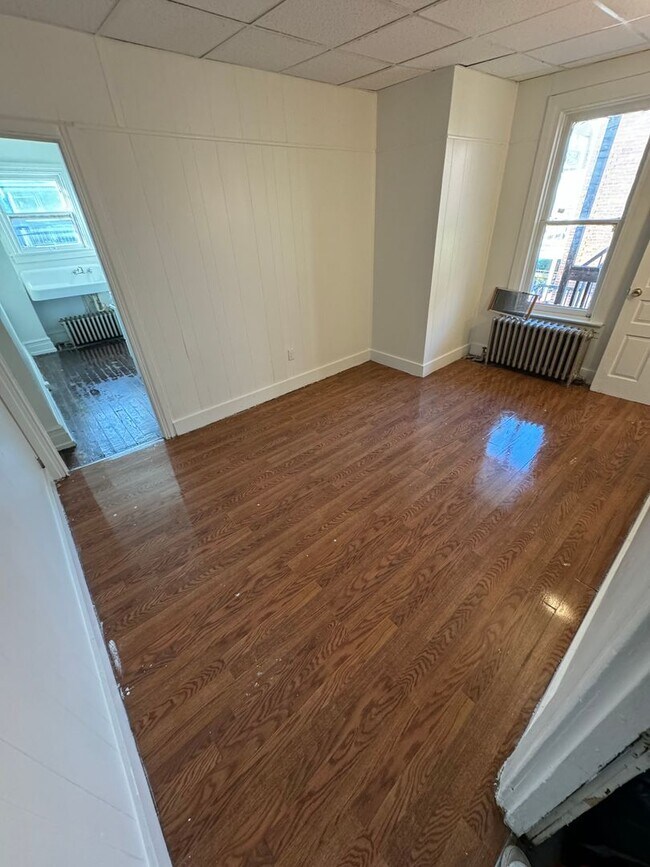 Building Photo - Second month HALF OFF! Available Now!