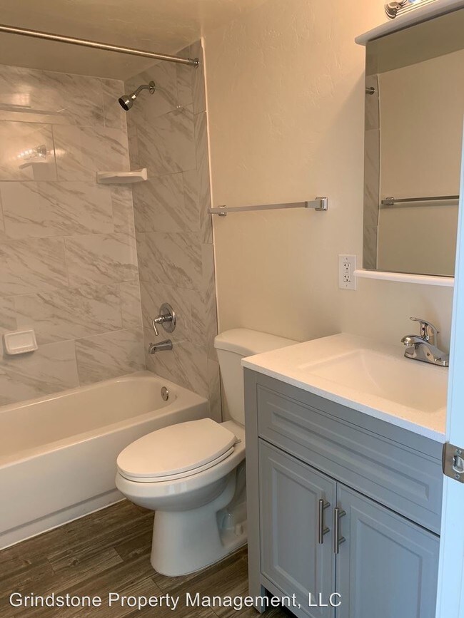 Building Photo - 1 br, 1 bath Apartment - 3700 North Fairview