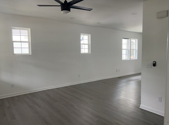 Building Photo - Modern Charm Meets Classic Comfort in This...