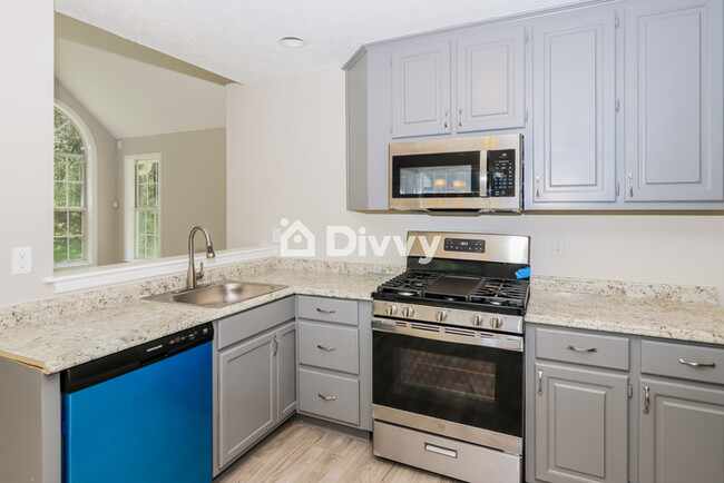 Foto del edificio - 719 Country Lake Ct