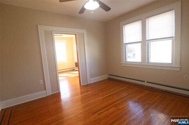 Building Photo - 549 2nd