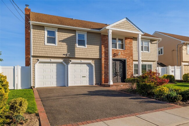 Foto del edificio - 4047 Greentree Dr
