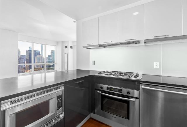 Foto del edificio - 2 bedroom in New York NY 10036