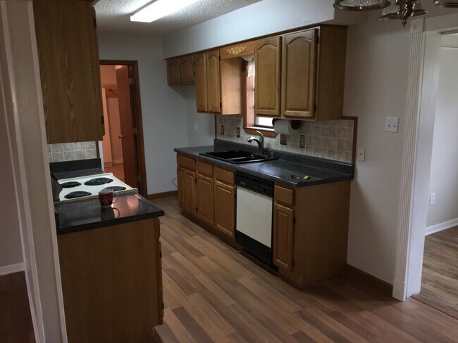 Foto del edificio - 3506 Highmeadow Ln