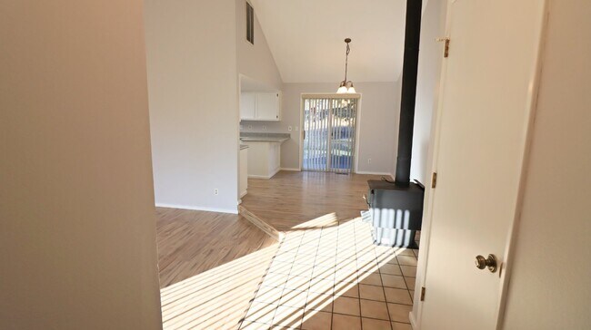 Building Photo - Almost 1/2 acre 3/2 home recently updated ...