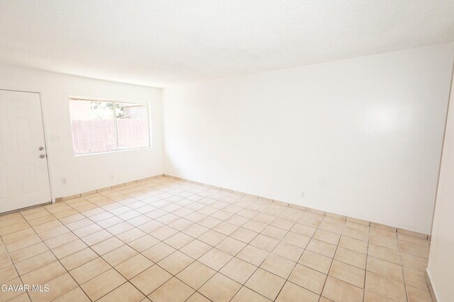 Foto del edificio - 1108 Monterey St