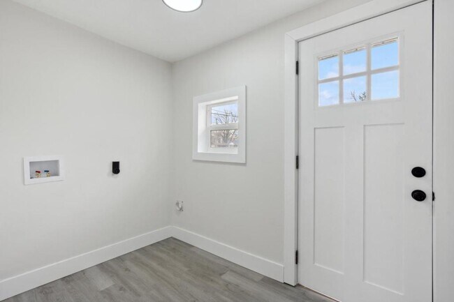 Foto del edificio - 8450 S Mann Rd