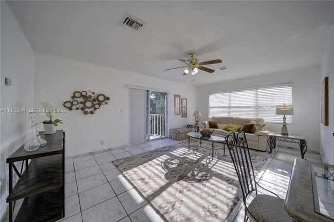 Foto del edificio - 2855 NE 30th St