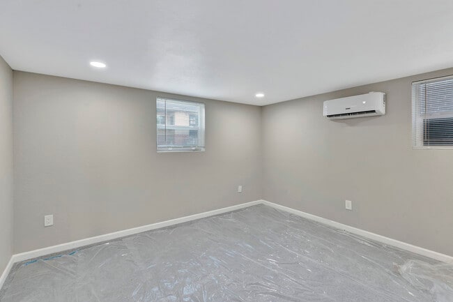 Building Photo - 1537 Fairfax St