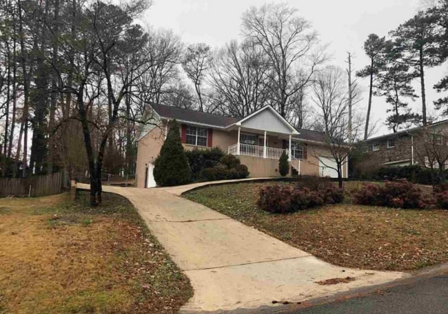 Building Photo - 1118 Tuckawanna Dr