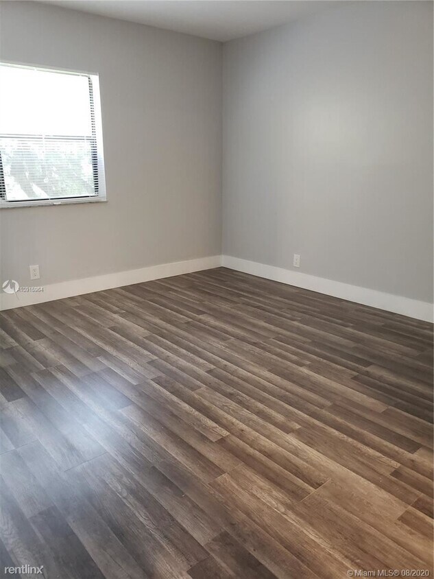 Foto principal - 2 br, 2 bath House - 200 Lakeview Dr