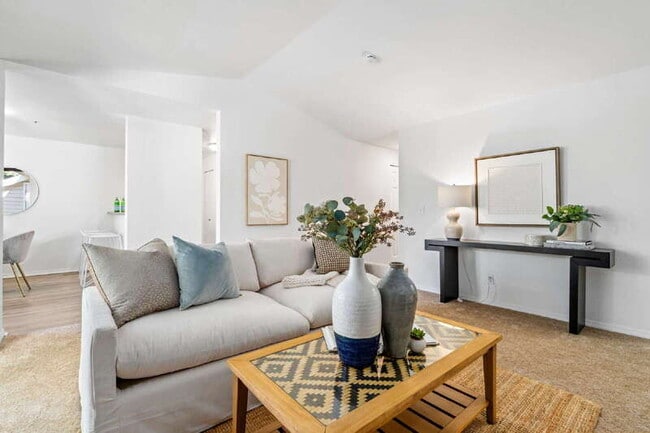 Building Photo - 19230 Forest Park Dr NE