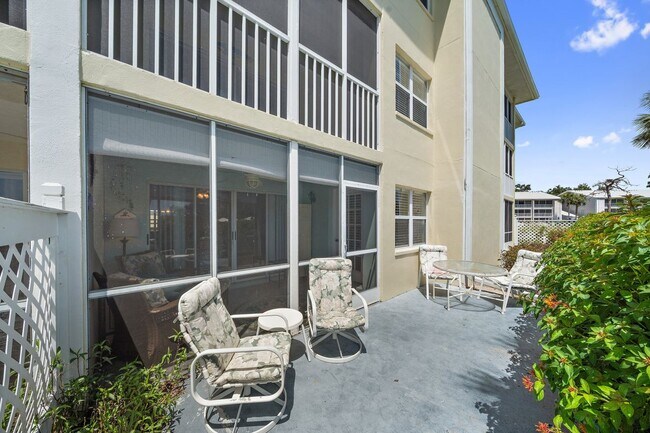 Building Photo - 433 Cerromar Ln