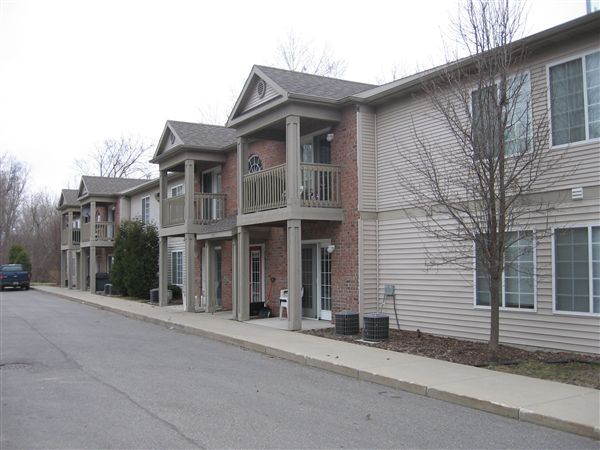 Building Photo - 3143 Plaza Dr NE