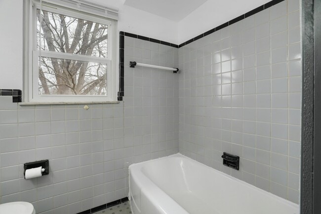 Foto del edificio - 18492 Greenfield Rd