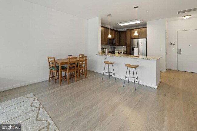 Building Photo - 9430 Silver King Ct