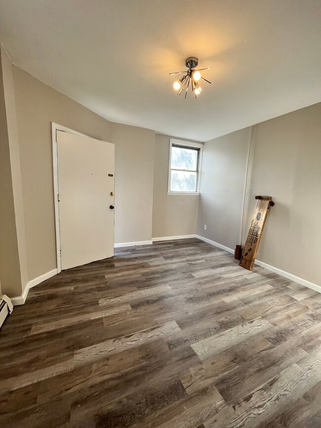 89-91 E 25th St 7 - 90 E 25th St