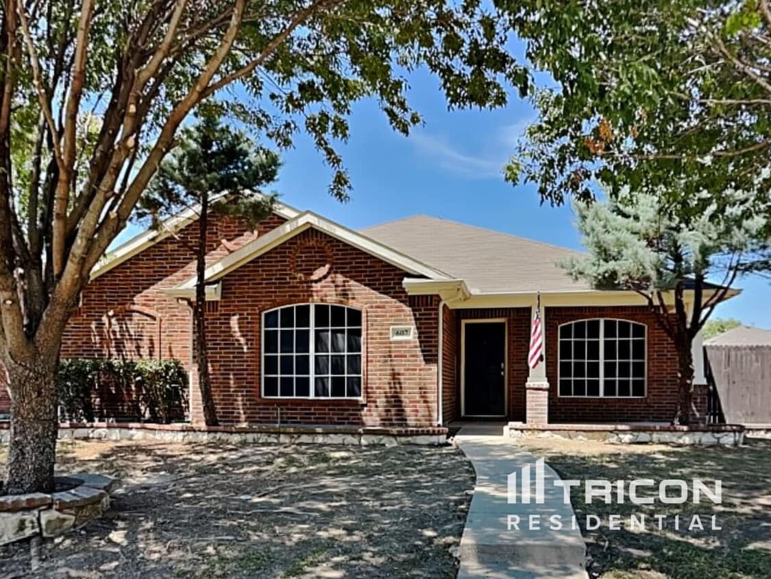 Foto principal - 607 Pewitt Ln