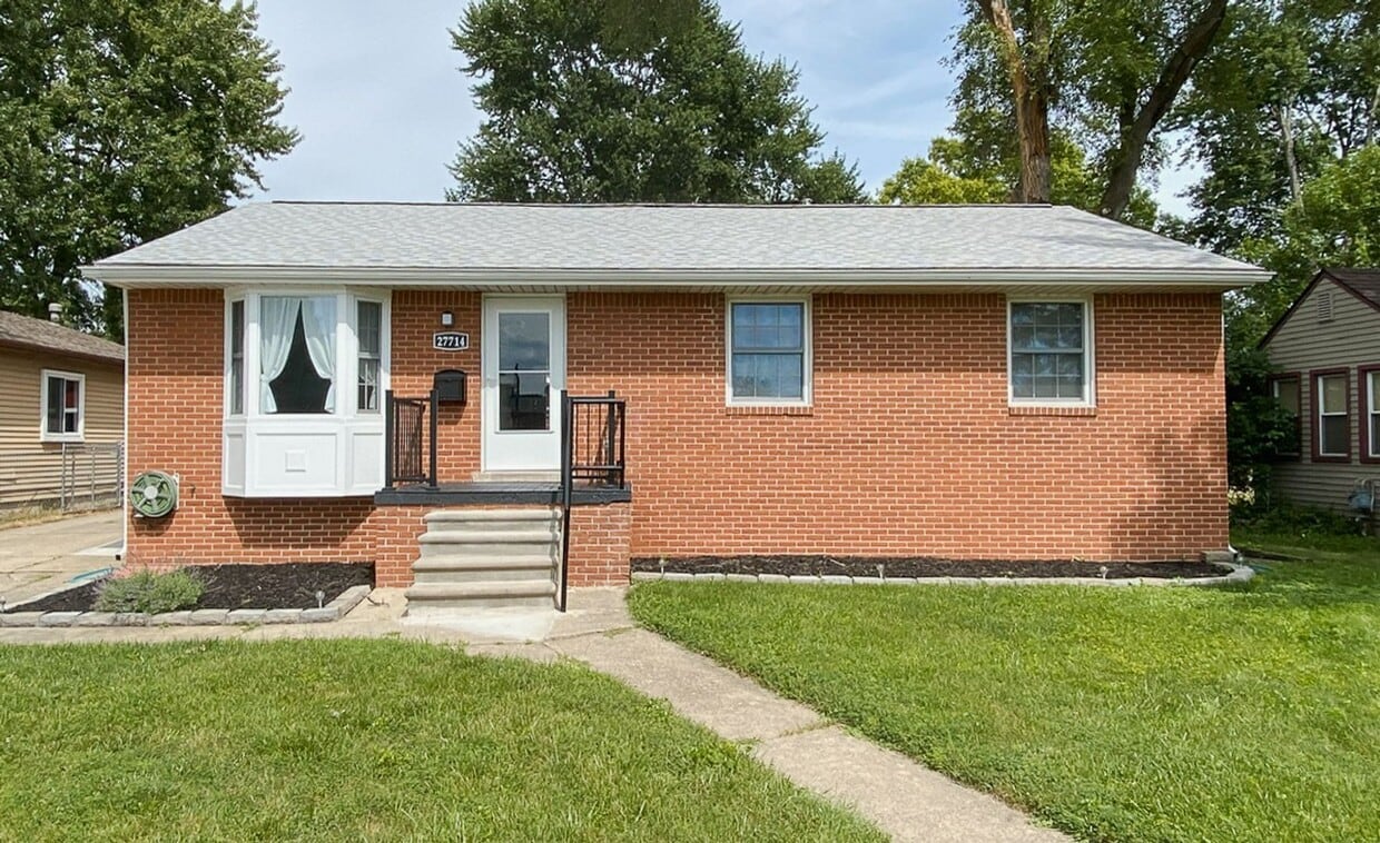 Primary Photo - 27714 Hampden St