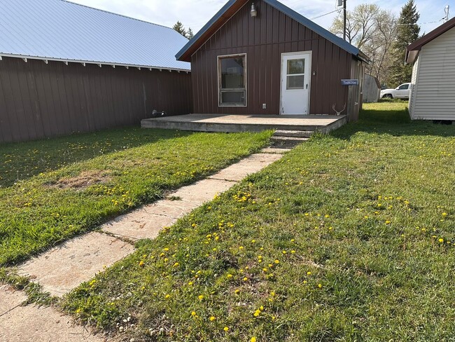 Building Photo - 1 Bed, 1 Bath house in Belt