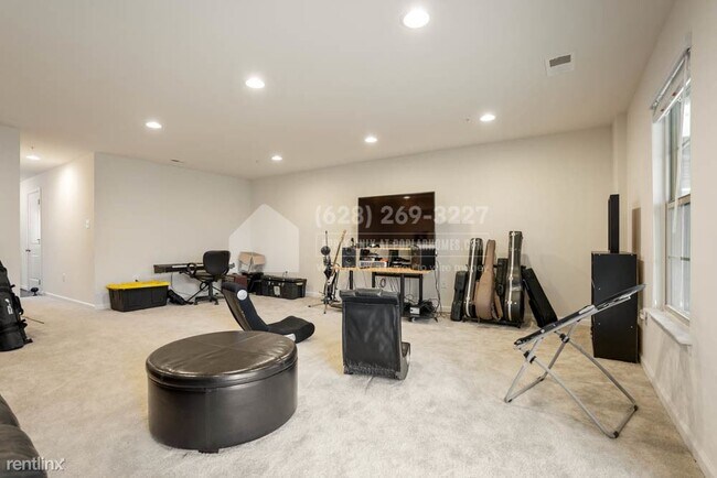 Building Photo - 3 br, 4 bath House - 2731 Prospect Hill Dr...