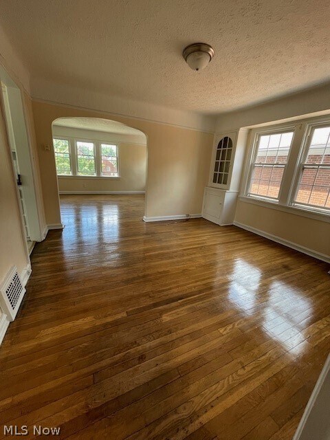 Building Photo - 3625 Normandy Rd