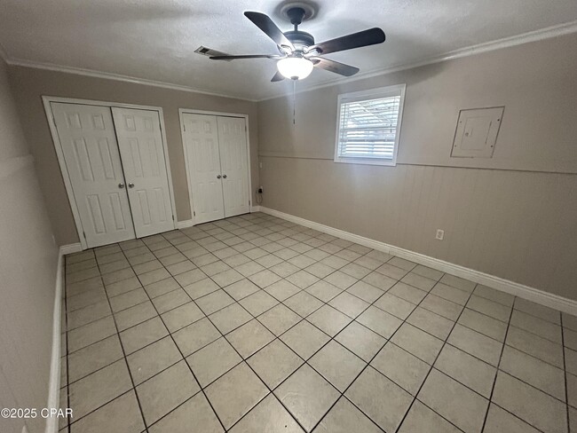 Building Photo - 16238 E Lullwater Dr