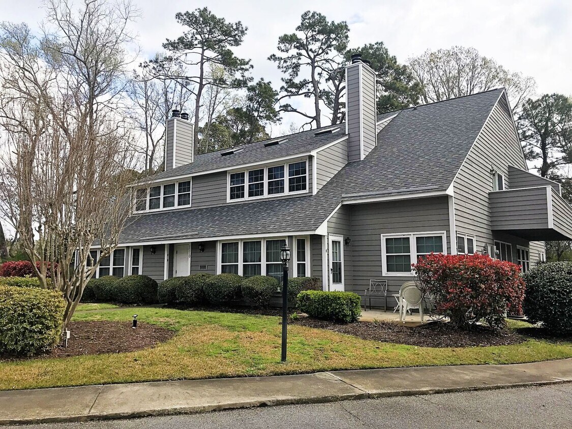 Primary Photo - 2 Bedroom, 1 Bath, Unfurnished Condo in Sterling Village!