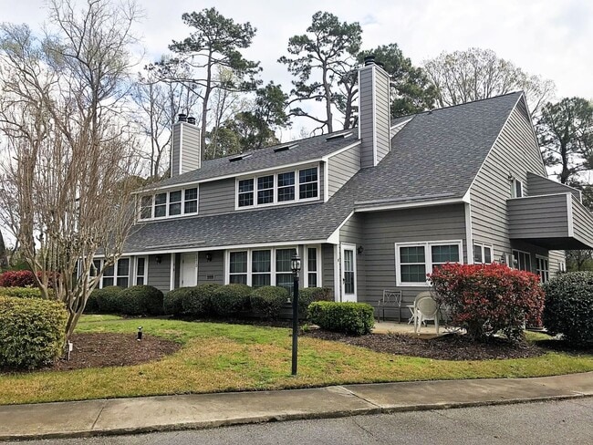 2 Bedroom, 1 Bath, Unfurnished Condo in Sterling Village! - 2 Bedroom, 1 Bath, Unfurnished Condo in Sterling Village!