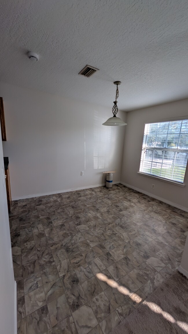 Foto del edificio - 7594 Taylor Field Rd