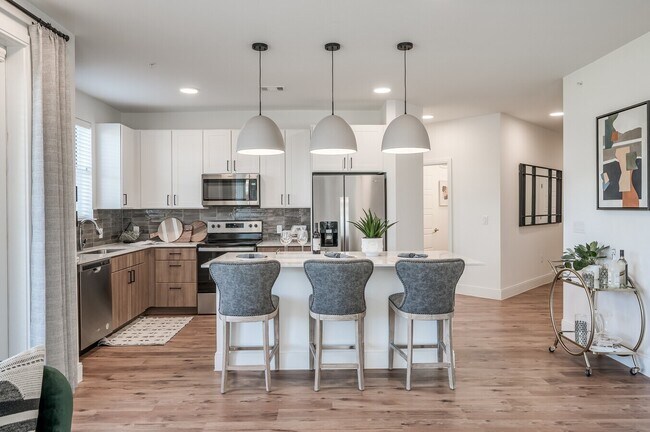 Building Photo - Discover Luxury in Motion