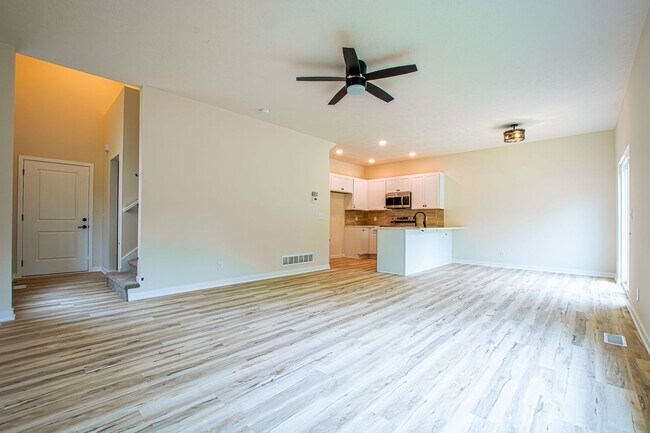 Foto del edificio - 7118 N 79th Ct