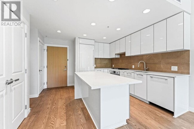 Building Photo - 3563-3563 Ross Drive