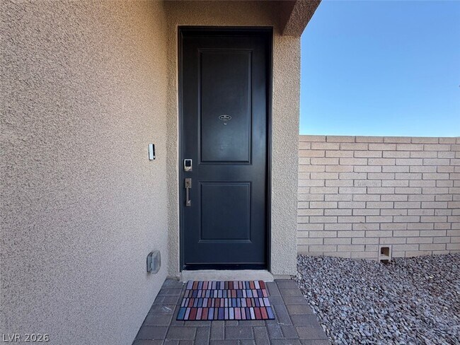 Building Photo - 227 Jaldena Ln