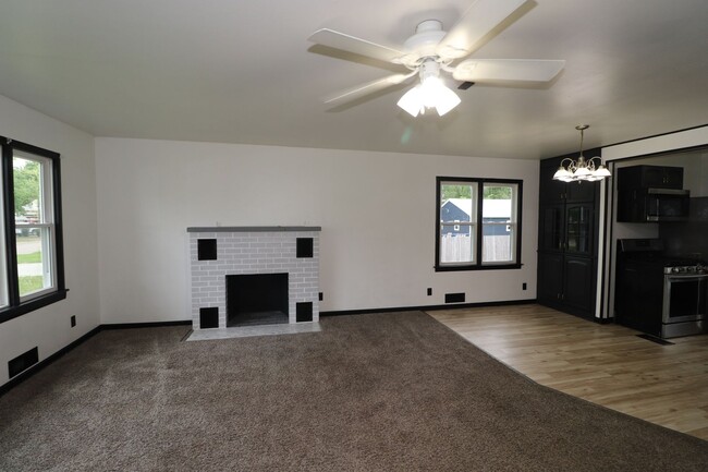 Foto del edificio - Spacious home for rent!